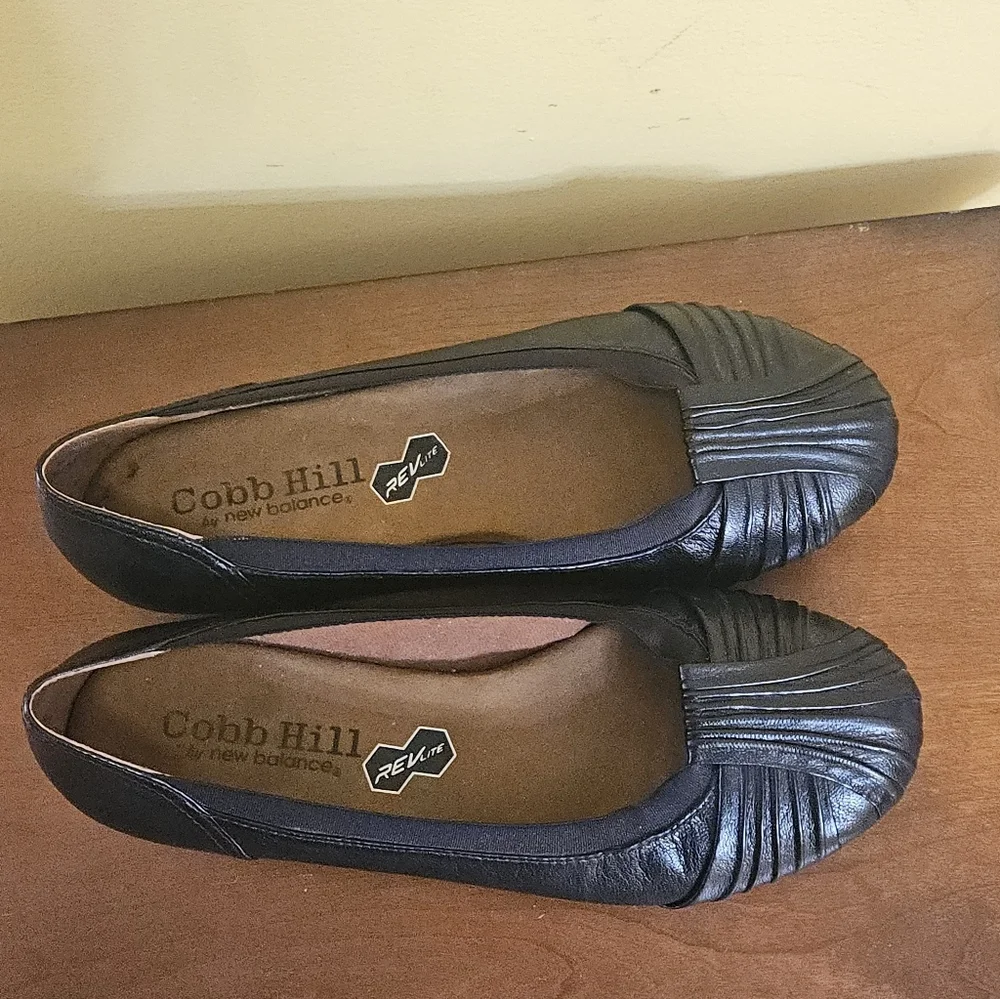 Cobb Hill RevCraze ballet flats by Rockport Size 8